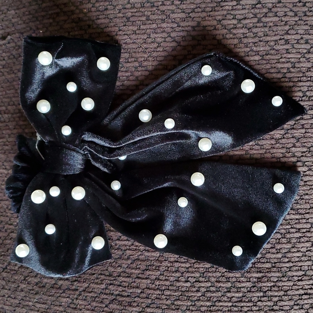 Black Velvet Hairbow